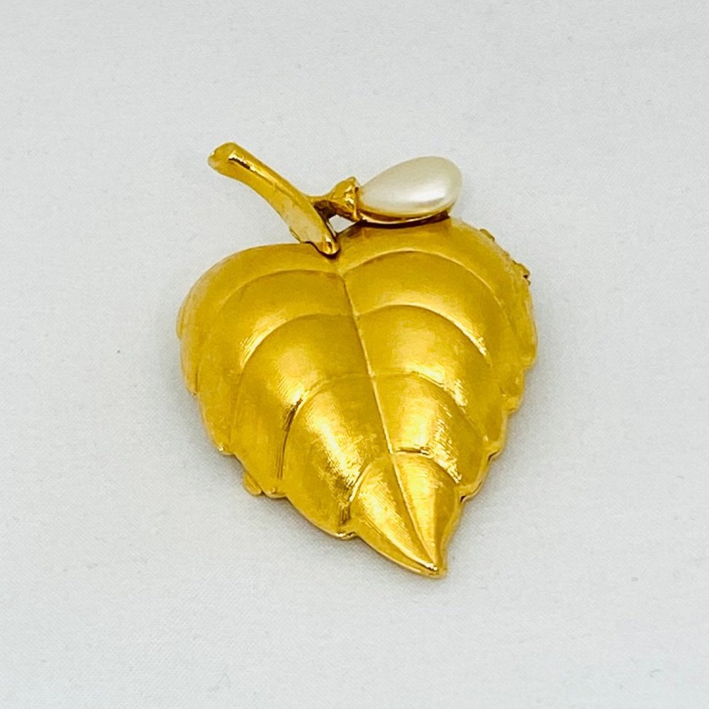 Vintage Avon Leaf & Faux Pearl Locket/Perfume Holder